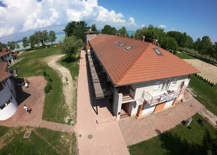 Rkcz40 - Design At The Heart Of Balaton * Zamárdi